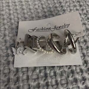 Silver and Pearl Fashion Jewelry Set